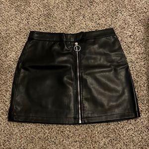 Medium Black Pleather Forever 21 Skirt